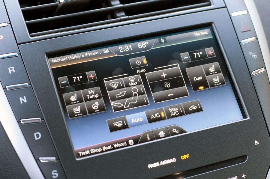  Lincoln MKZ 2013 года  (фото 17 из 65)